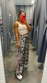 6405 Animal print pants with side stripes