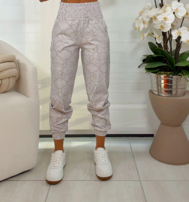 1703 Snake print jogger Kiut with elastic waist