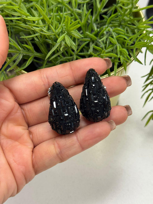 DL13 Negros brillantes aretes