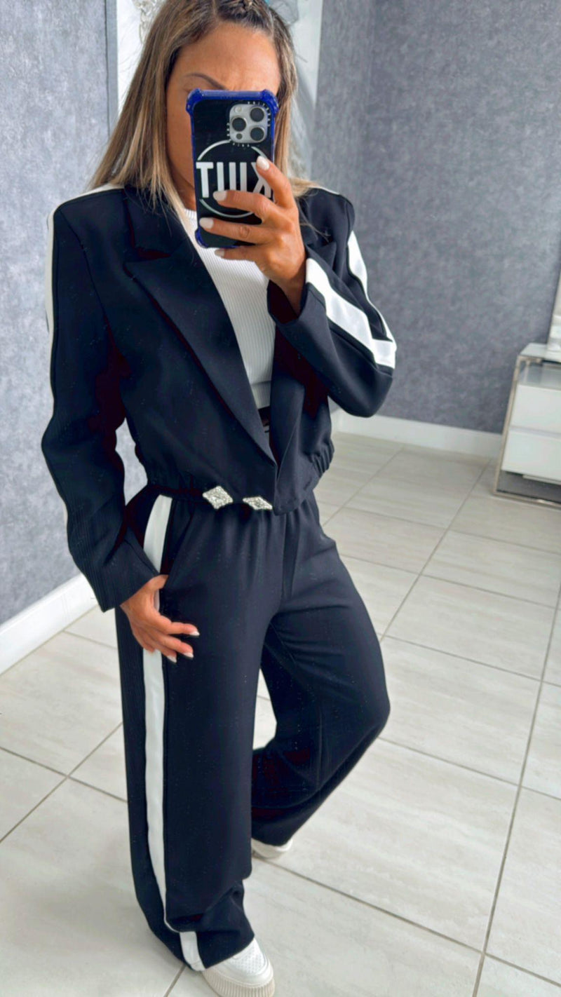 0042 Blazer with diamonds button and pants set