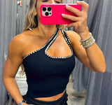 6081 One shoulder top with tack