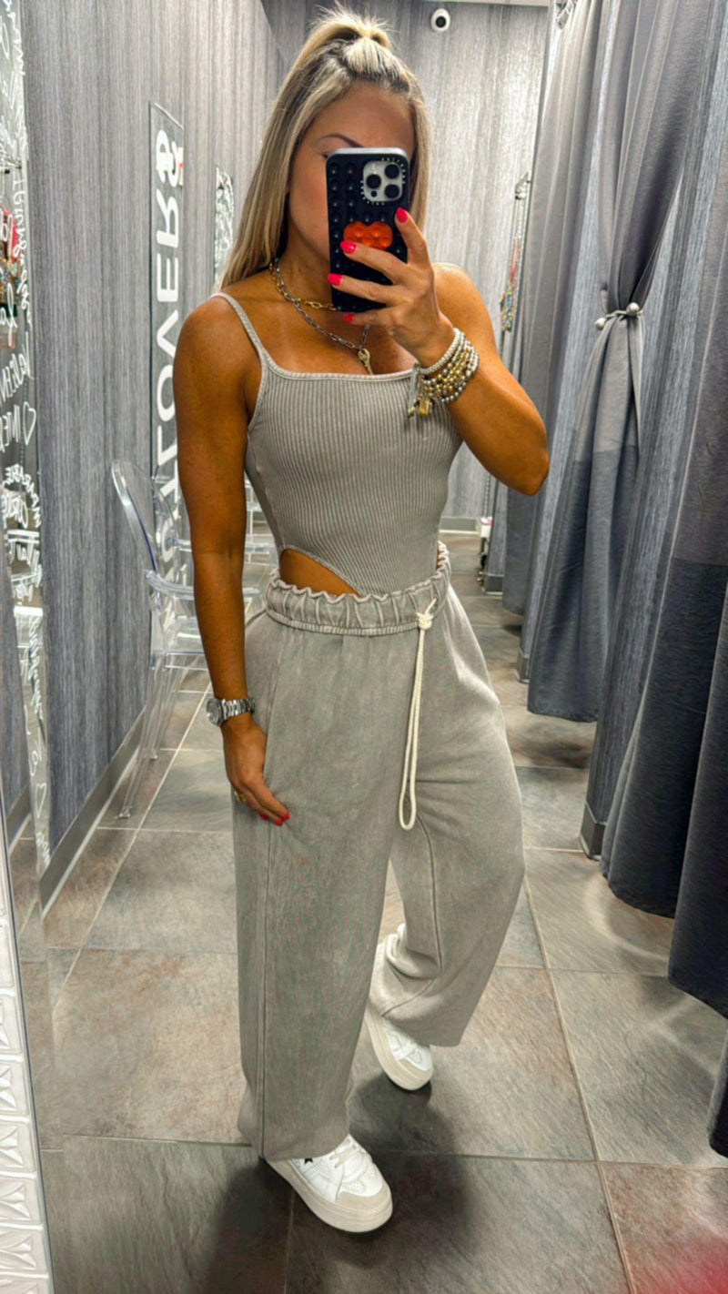 3372 Body and oversized sweatpants set