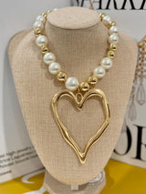 DL01 Maxi pearls and heart necklace