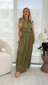 6629 Sleeveless top and maxi skirt set