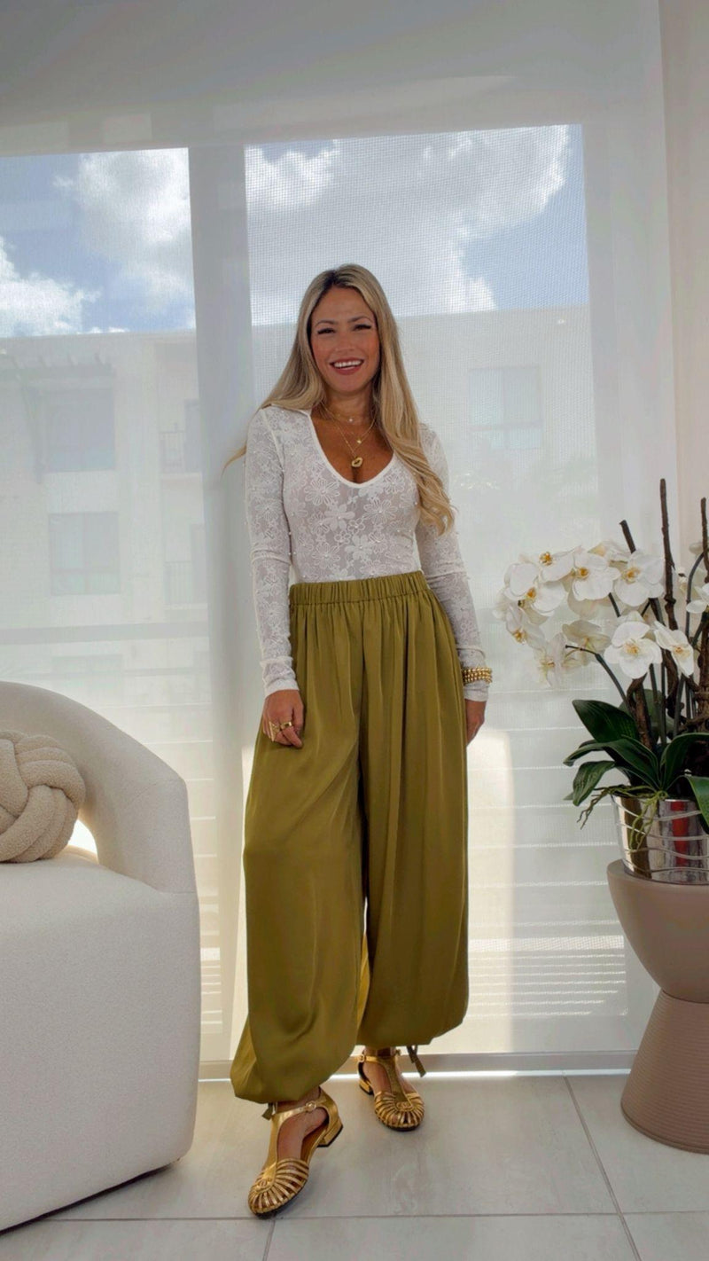 2763 Elastic waist satin harem pants