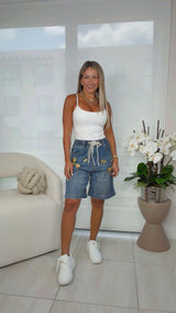 3829 Embellished denim elastic shorts
