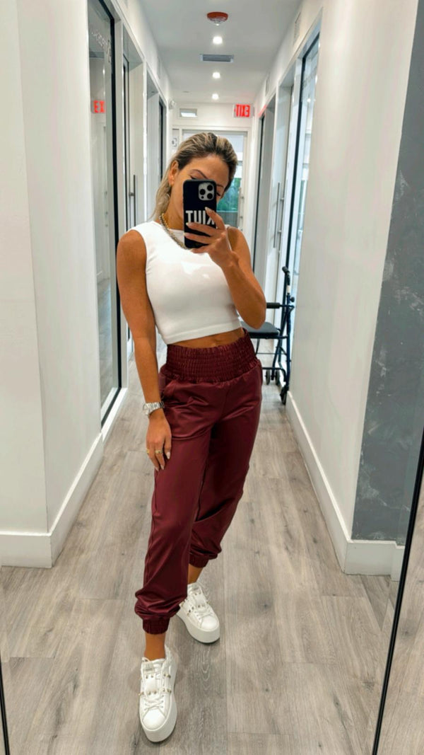 1703  Shiny jogger Kiut with elastic waist