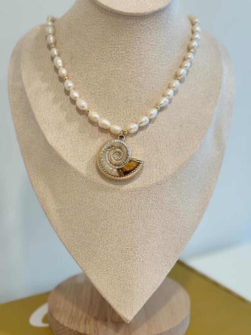 DL38 Pearl coral necklace
