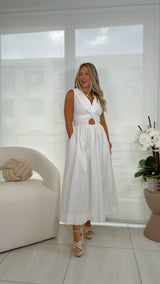 1924 Solid midi dress with V-neckline