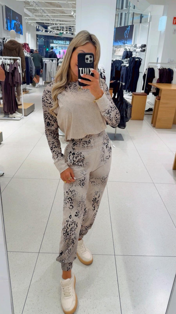 1702 Leopard long sleeve top and jogger set KIUT