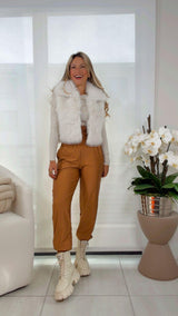 1703  Shiny jogger Kiut with elastic waist