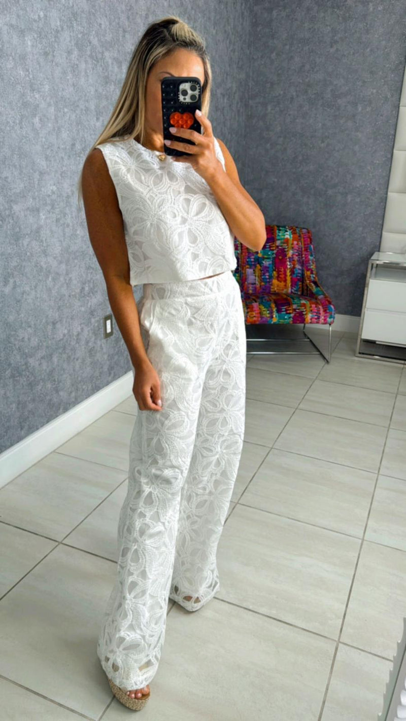 2789 Lace top and pants set