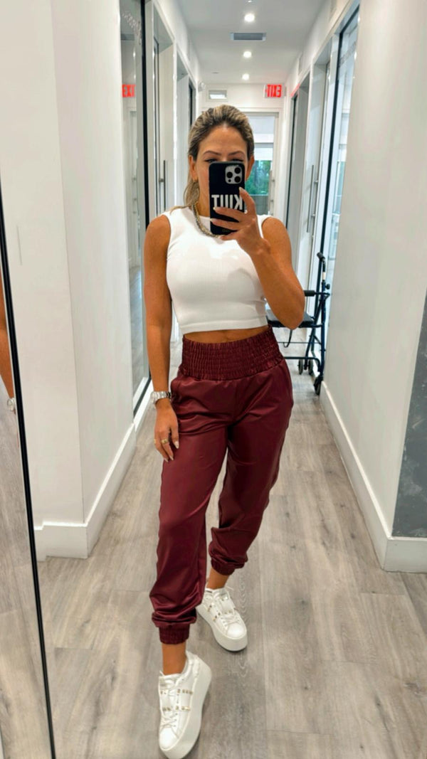 1703  Shiny jogger Kiut with elastic waist