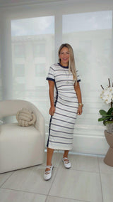 O159 Short sleeve dress with stripe pattern