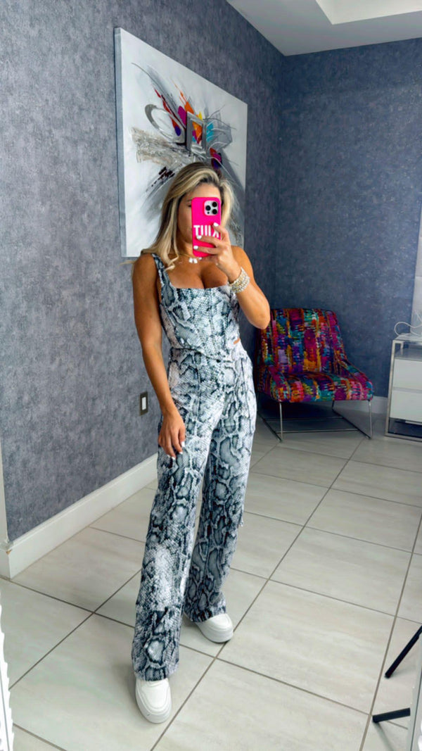 ST01 Asymmetric corset top and wide cargo pant set