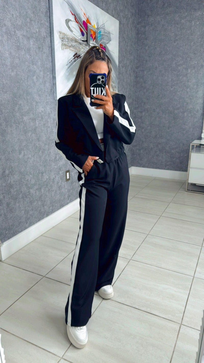 0042 Blazer with diamonds button and pants set