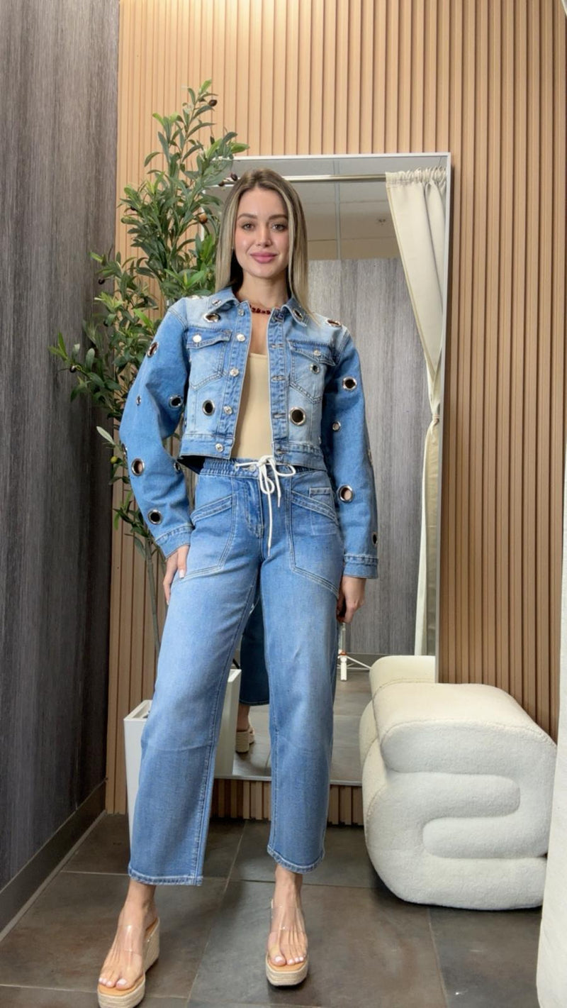 0507 Denim jackets with hole details