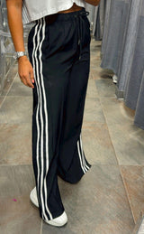 B86 Striped pants with slits