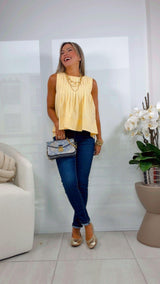 9082 Woven sleeveless top with pleated