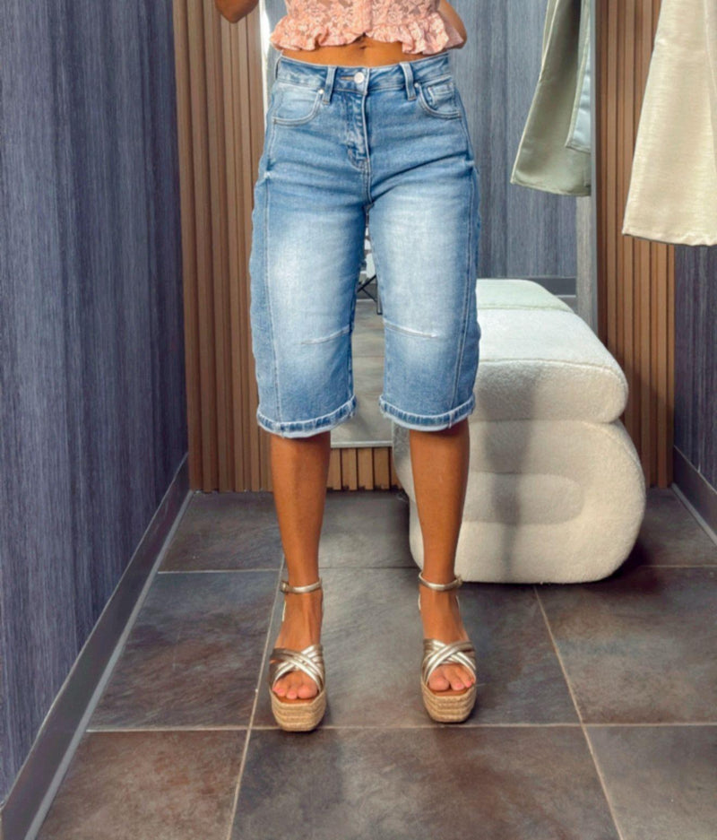 6356  Mid rise fit barrel short