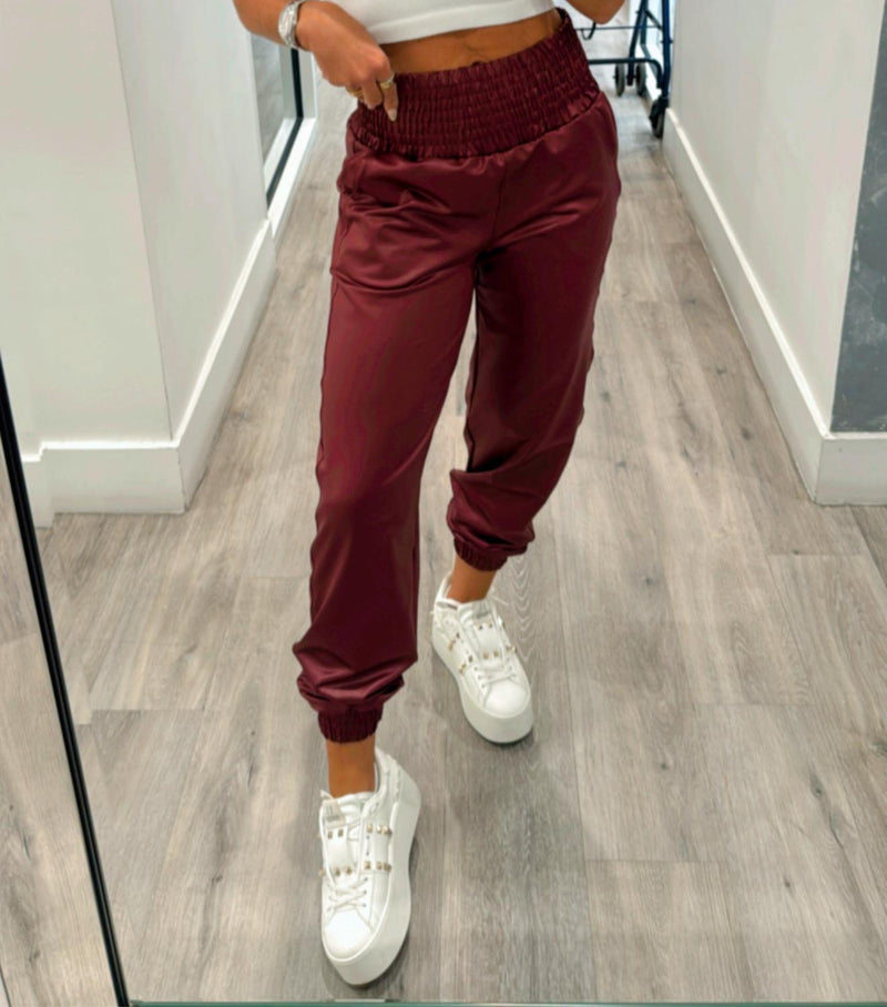 1703  Shiny jogger Kiut with elastic waist