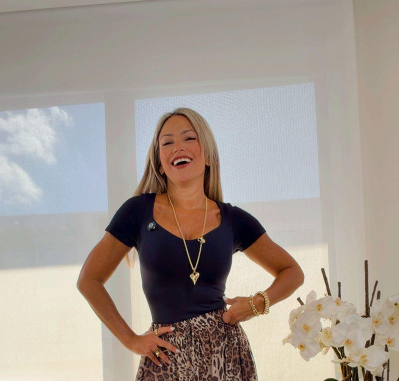 1537 Heart neck short sleeve top