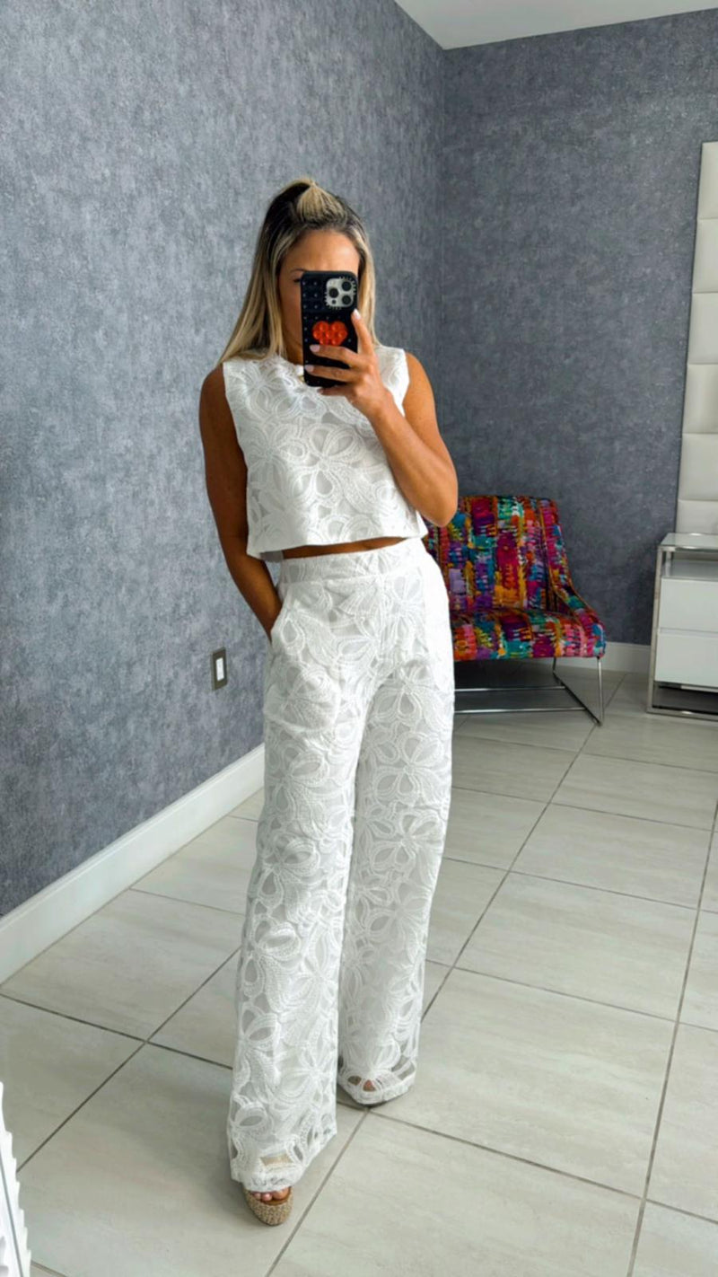 2789 Lace top and pants set