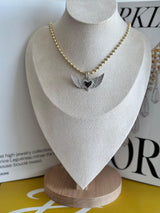 DL01 Hear with wings necklace