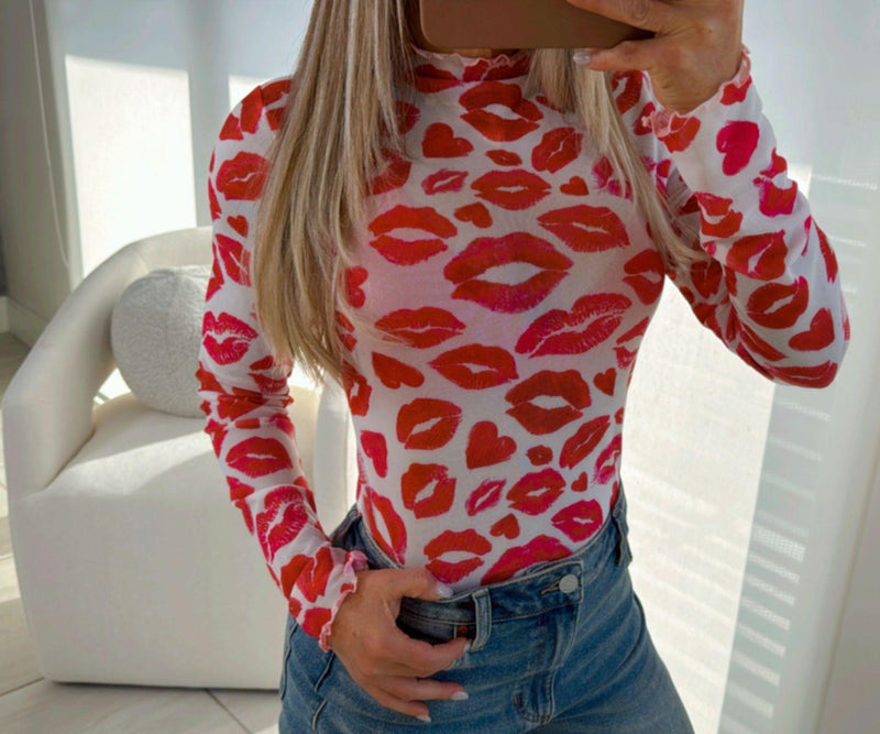 1509 Love kisses mesh top