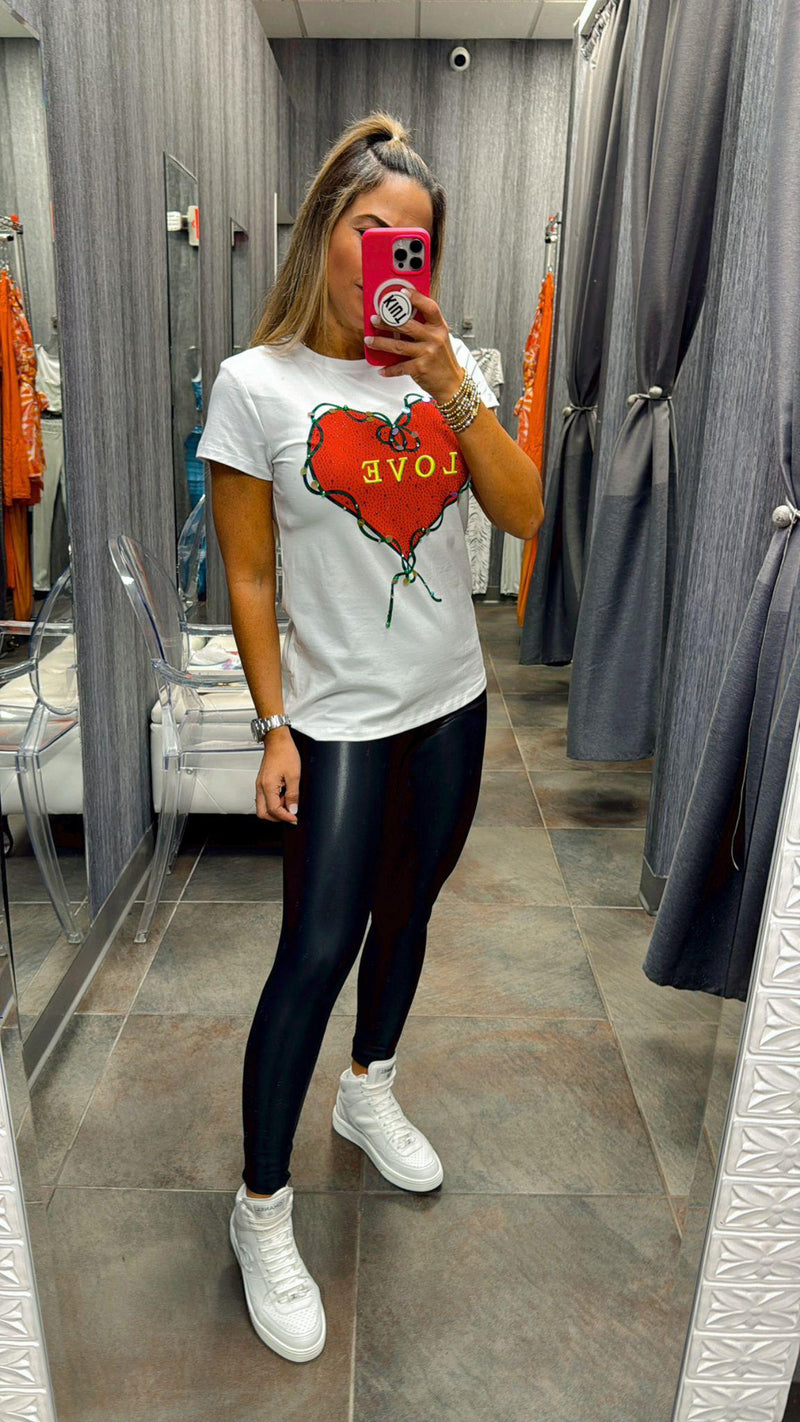 U213 Love heart T-shirt