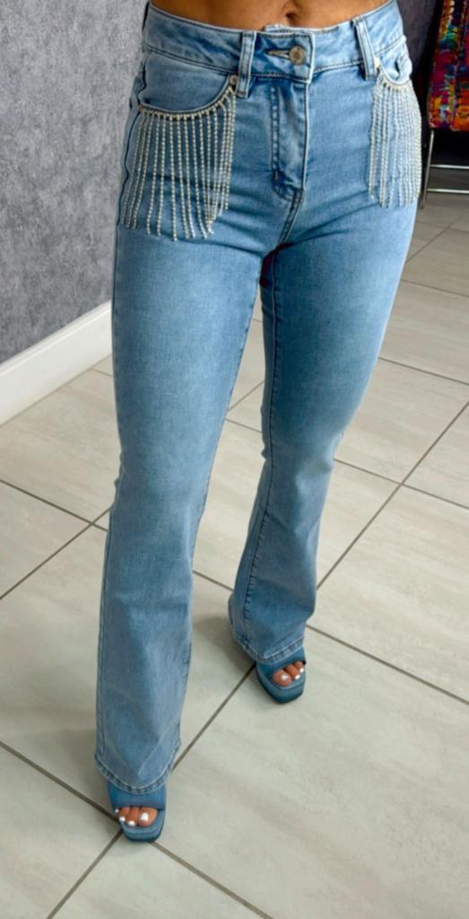 R241 High rise jeans with shiny detail in pockets