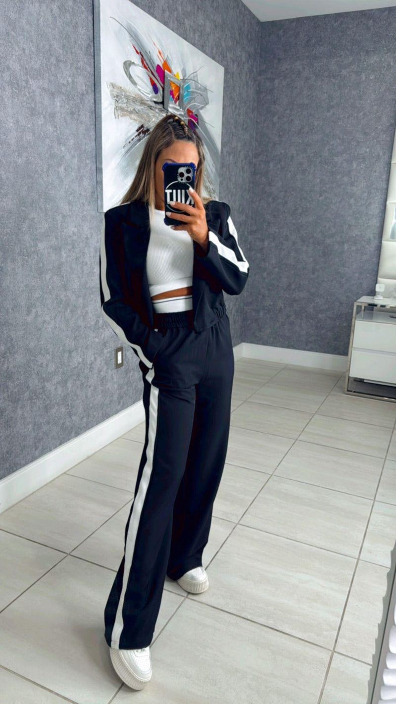 0042 Blazer with diamonds button and pants set