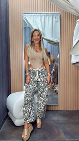 3083 Leopard barrel denim pants