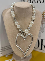 DL01 Maxi pearls and heart necklace