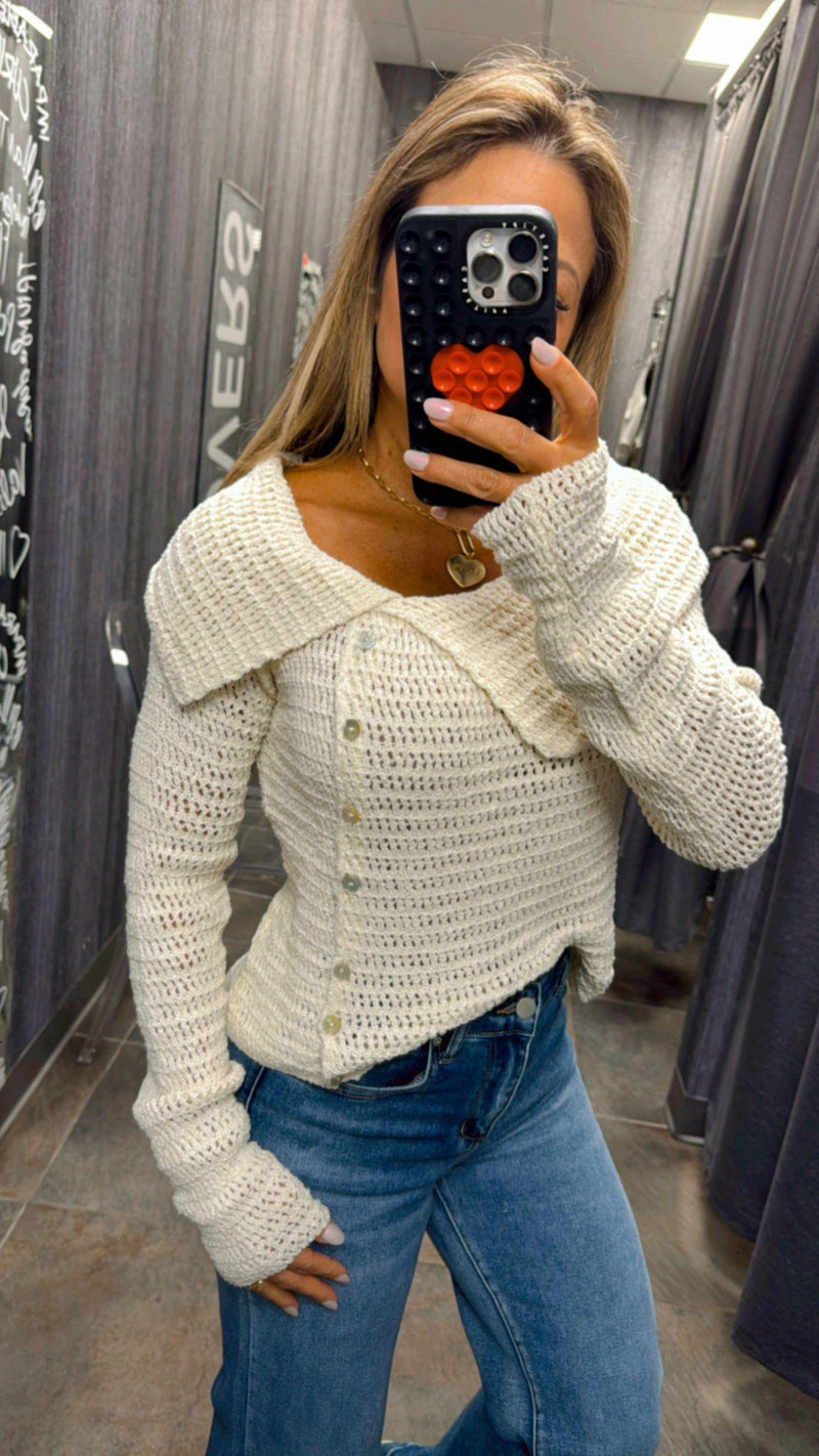 4358 Off shoulder crochet sweater