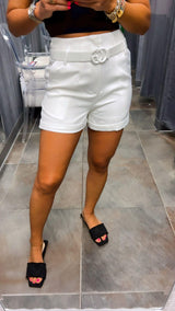 2052 High rise short with belt