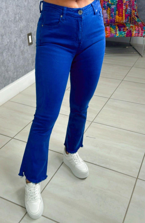 4908 Flare jeans with raw hem edge