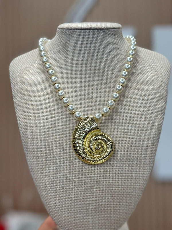 DL68 Coral top perlas necklace