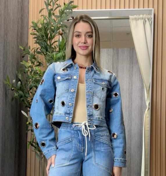 0507 Denim jackets with hole details