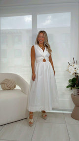 1924 Solid midi dress with V-neckline