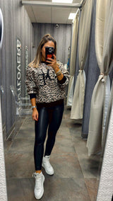 2138 Animal print sweater love