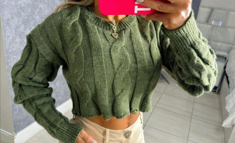 9714 Cable knit sweater