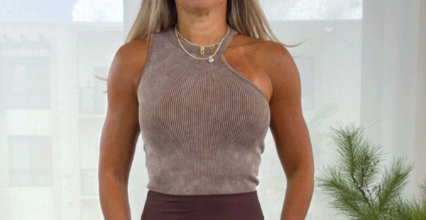 1258 Ribbed asymmetric wash top