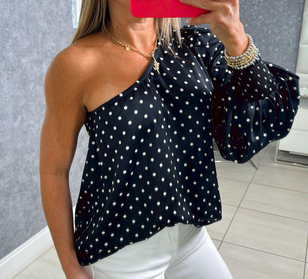 3017 One shoulder puff polka dots blouse
