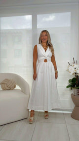 1924 Solid midi dress with V-neckline