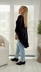 1407 Ruffled lace boho top