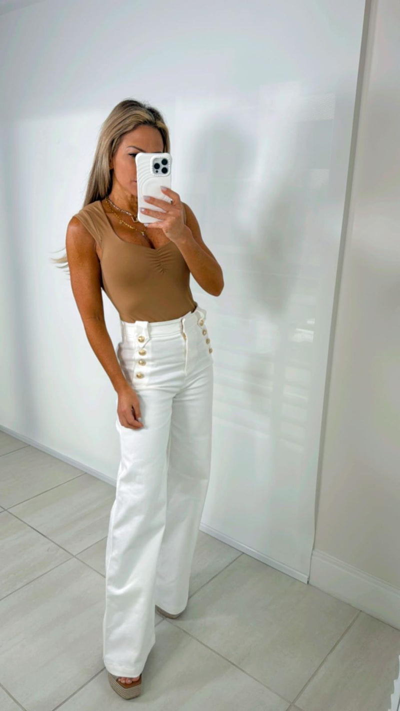 1436 High rise gold buttons pants