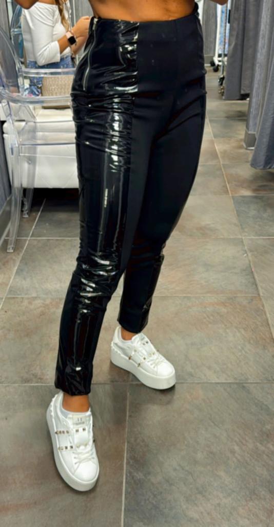 3166 Faux leather leggings