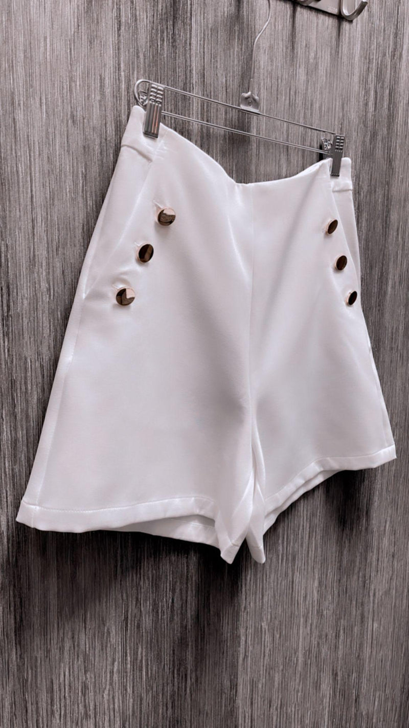 2161 Gold button shorts